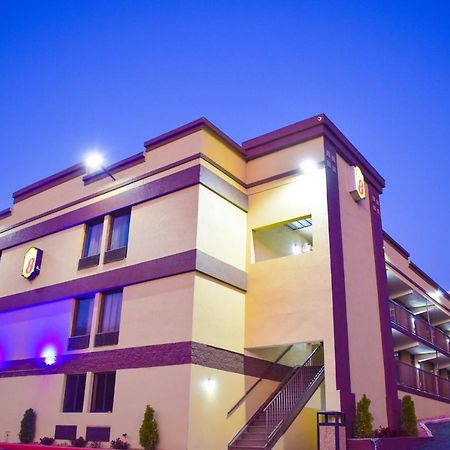 ซูเปอร์ 8 บาย วินด์แฮม ราลีห์ ดาวน์ทาวน์ เซาท์ Motel ราลลี ภายนอก รูปภาพ