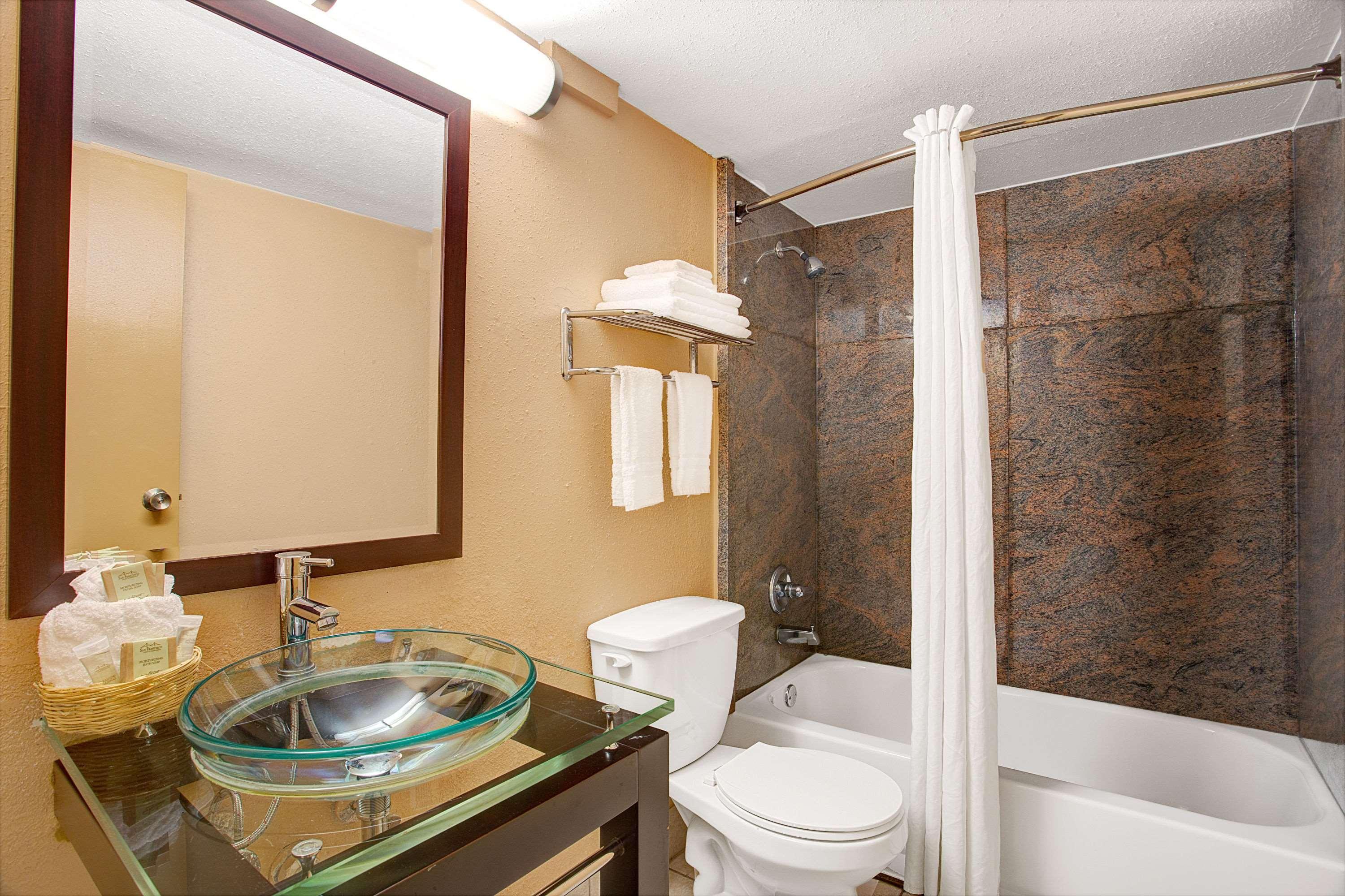 ซูเปอร์ 8 บาย วินด์แฮม ราลีห์ ดาวน์ทาวน์ เซาท์ Motel ราลลี ภายนอก รูปภาพ