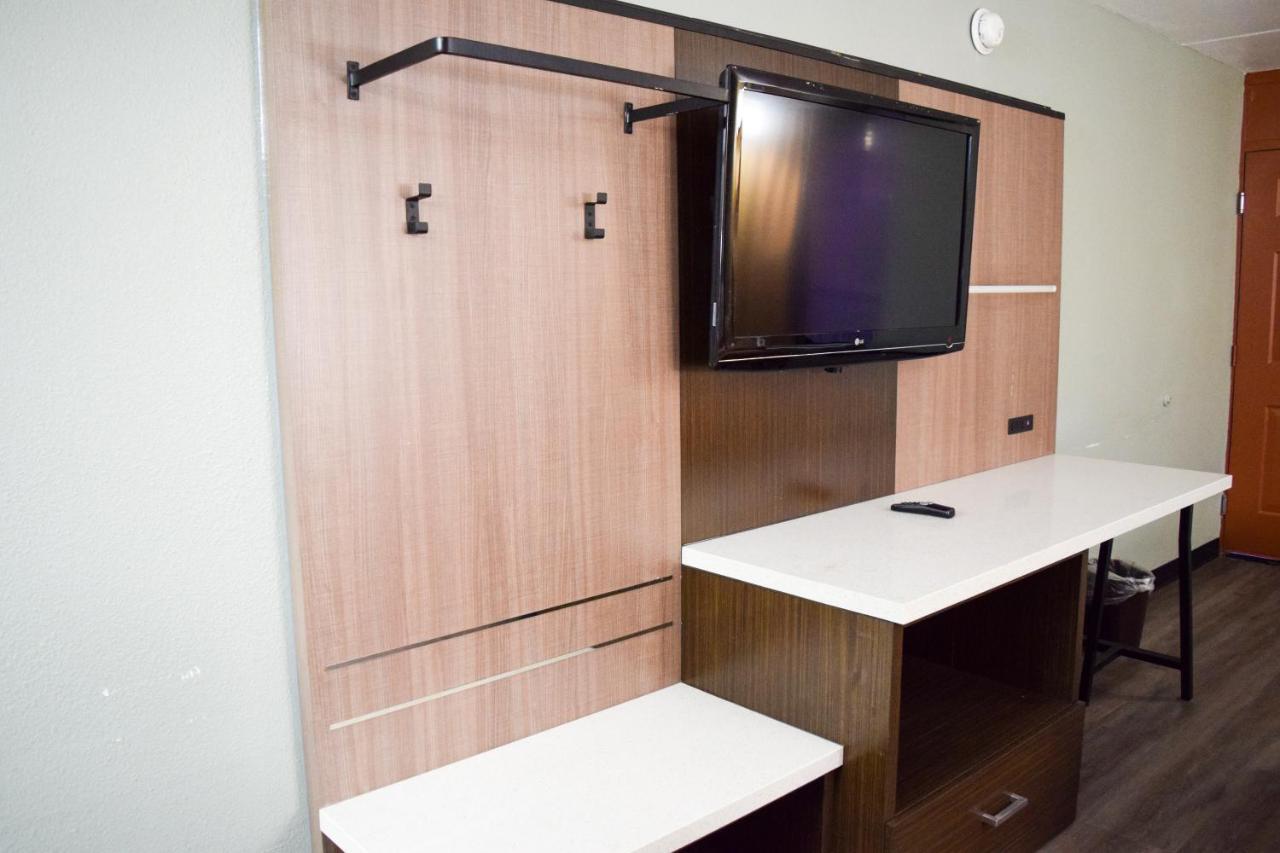 ซูเปอร์ 8 บาย วินด์แฮม ราลีห์ ดาวน์ทาวน์ เซาท์ Motel ราลลี ภายนอก รูปภาพ