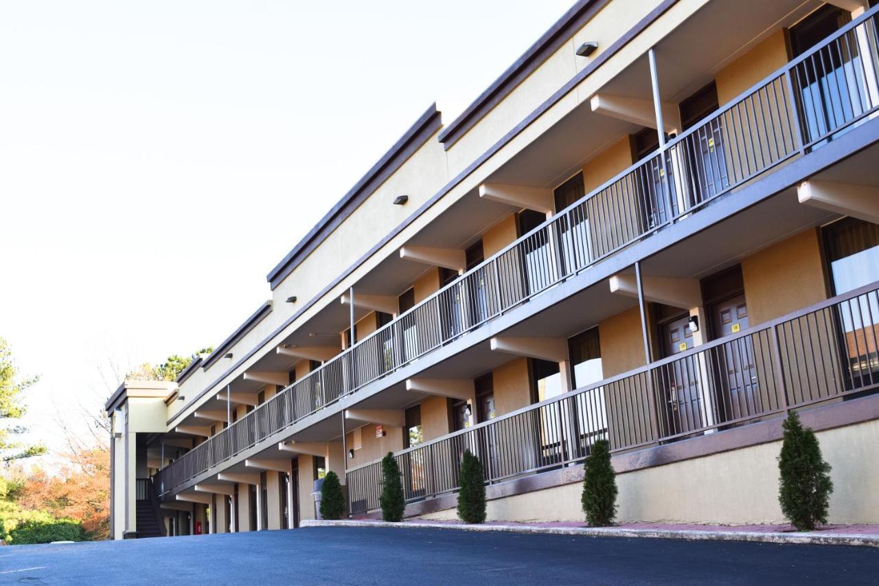 ซูเปอร์ 8 บาย วินด์แฮม ราลีห์ ดาวน์ทาวน์ เซาท์ Motel ราลลี ภายนอก รูปภาพ