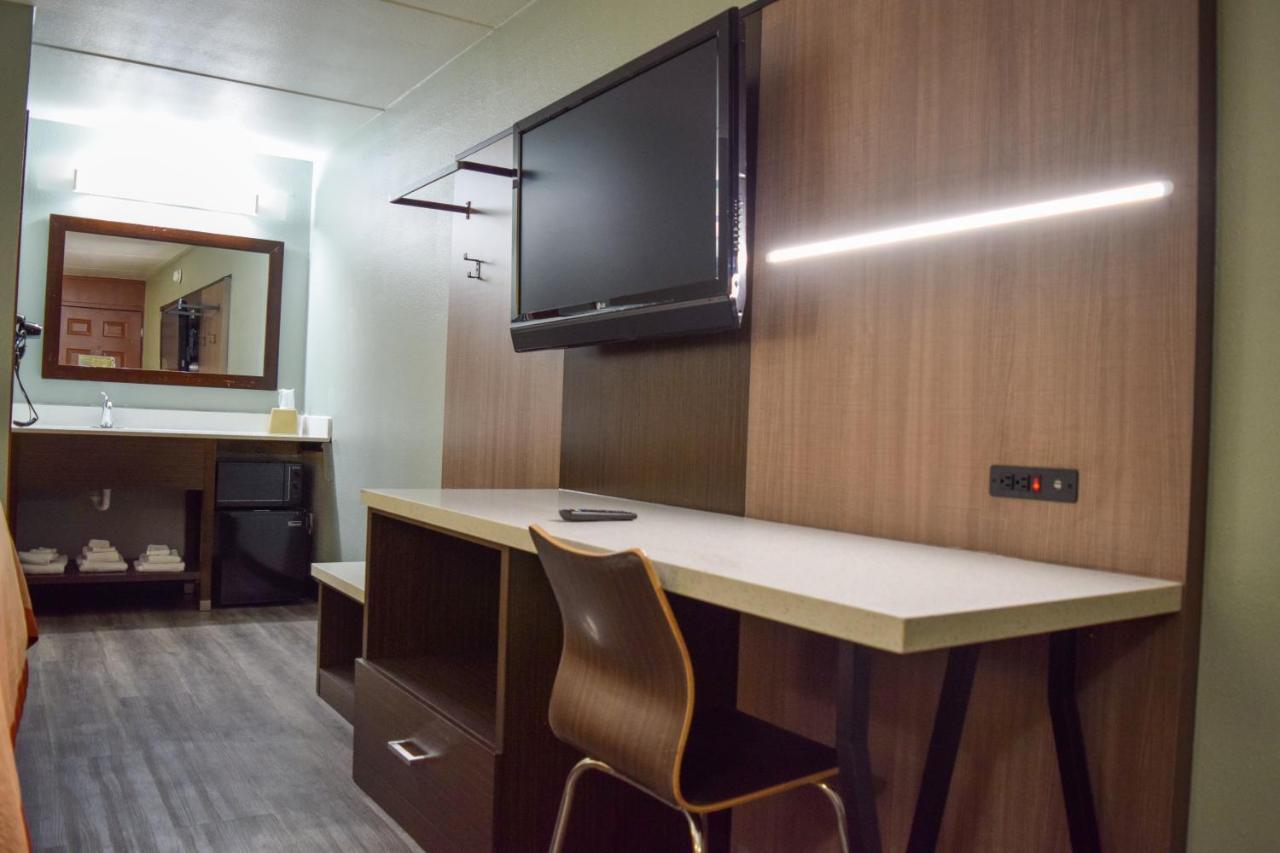 ซูเปอร์ 8 บาย วินด์แฮม ราลีห์ ดาวน์ทาวน์ เซาท์ Motel ราลลี ภายนอก รูปภาพ